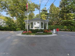25 Lakewood Circle North, Greenwich CT 06830