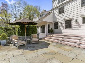 25 Lakewood Circle North, Greenwich CT 06830