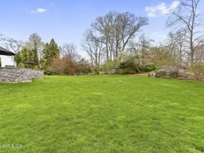 25 Lakewood Circle North, Greenwich CT 06830