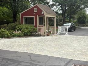 507 W Lyon Farm Drive 507, Greenwich CT 06831