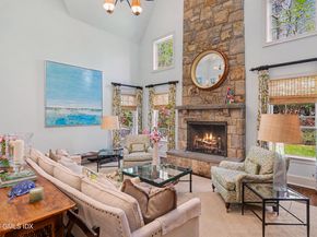 11 River Oaks Drive 11, Stamford CT 06902