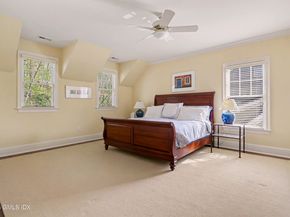 11 River Oaks Drive 11, Stamford CT 06902