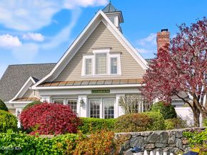 11 River Oaks Drive 11, Stamford CT 06902