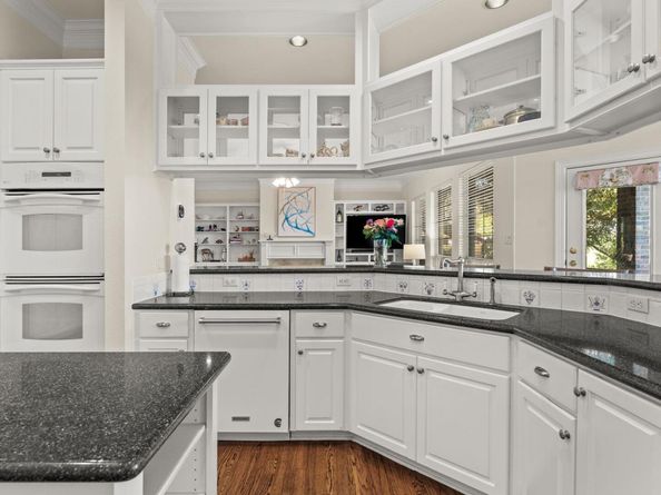 2717 Bartons Bluff LN, Austin TX 78746