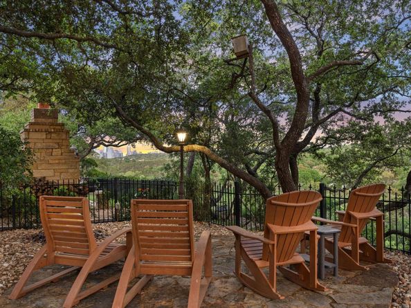 2717 Bartons Bluff LN, Austin TX 78746