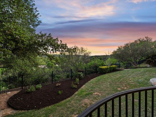 2717 Bartons Bluff LN, Austin TX 78746
