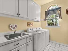 2717 Bartons Bluff LN, Austin TX 78746