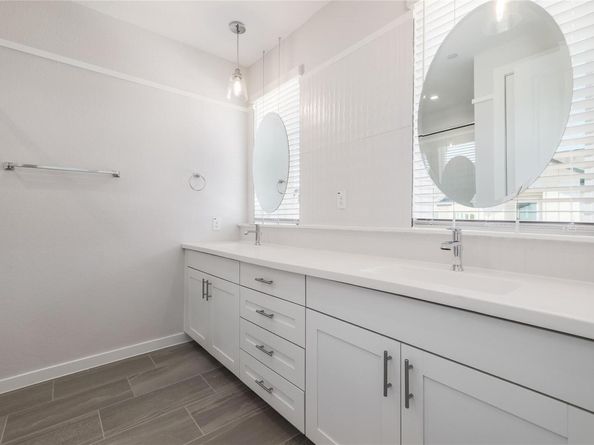 12001 Vista Parke DR NW 504, Austin TX 78726