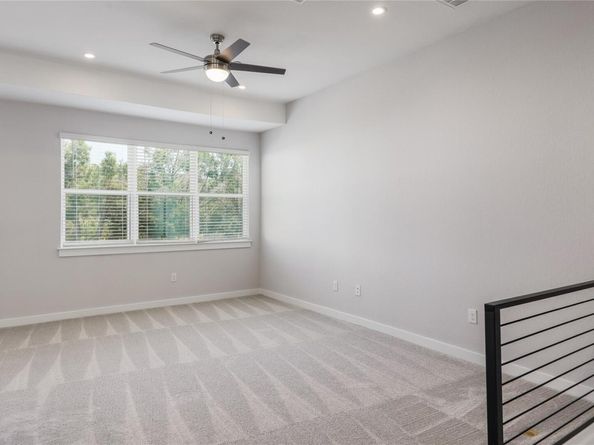 12001 Vista Parke DR NW 504, Austin TX 78726