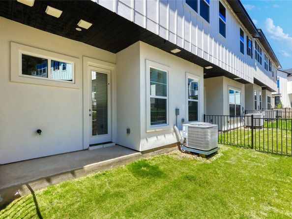 12001 Vista Parke DR NW 504, Austin TX 78726