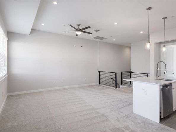 12001 Vista Parke DR NW 504, Austin TX 78726