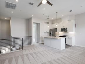 12001 Vista Parke DR NW 504, Austin TX 78726