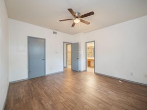 8200 Neely DR 117, Austin TX 78759