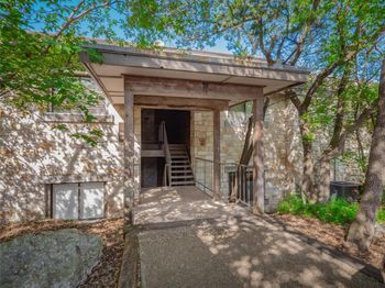 8200 Neely DR