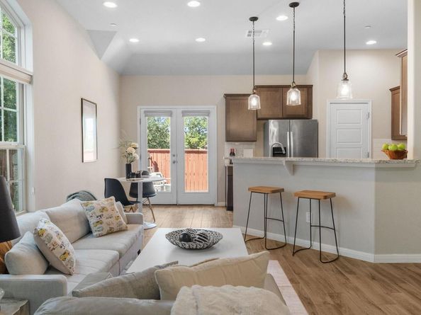 1404 Catalan RD 803, Austin TX 78748