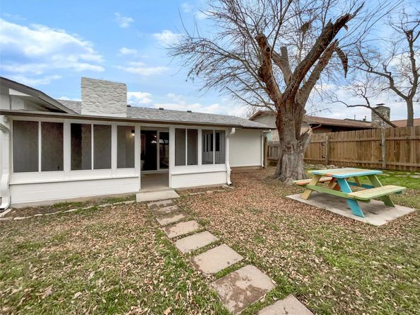 8222 Kearsarge DR, Austin TX 78745