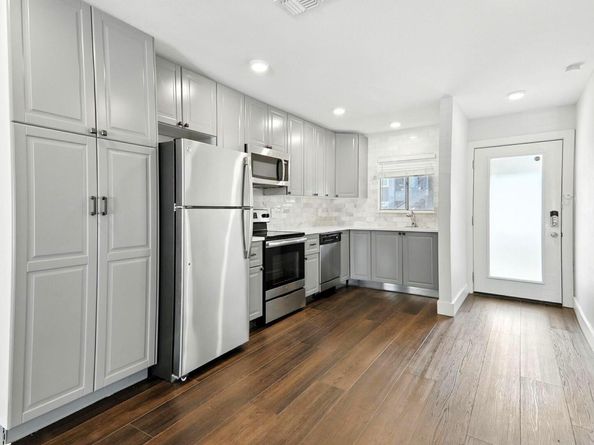 909 Reinli ST 144, Austin TX 78751