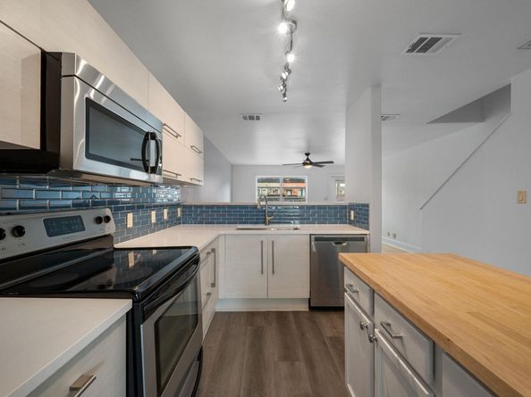 1101 Grove BLVD 803, Austin TX 78741