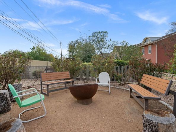 1101 Grove BLVD 803, Austin TX 78741