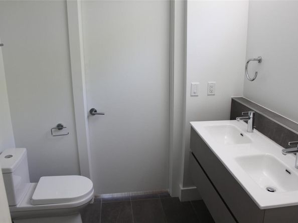403 Middle LN 2, Austin TX 78753
