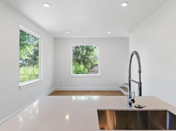 403 Middle LN 2, Austin TX 78753
