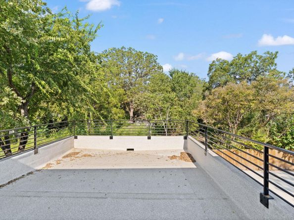 403 Middle LN 2, Austin TX 78753