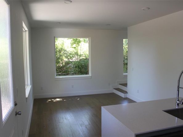 403 Middle LN 2, Austin TX 78753