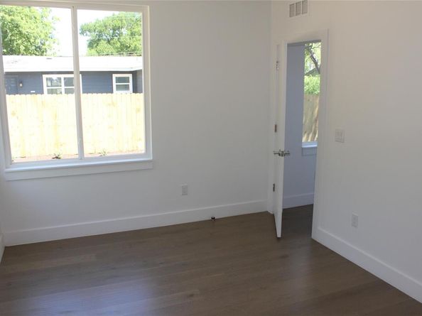 403 Middle LN 2, Austin TX 78753