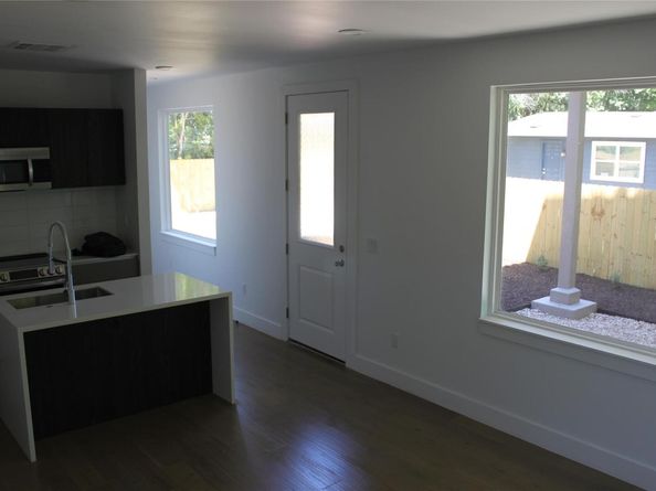 403 Middle LN 2, Austin TX 78753