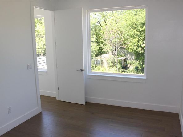 403 Middle LN 2, Austin TX 78753