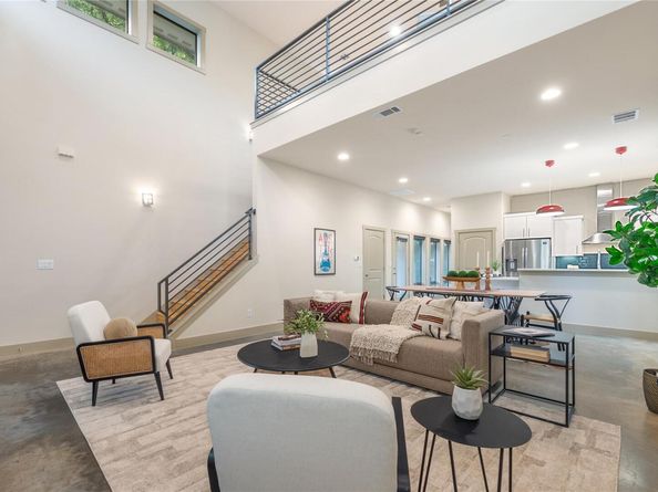 2512 E 2nd ST, Austin TX 78702
