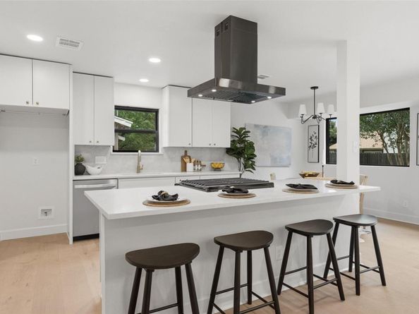 7903 Woodcroft DR, Austin TX 78749