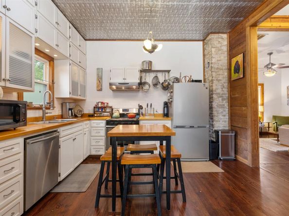 2300 Willow ST, Austin TX 78702