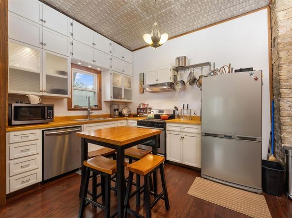 2300 Willow ST, Austin TX 78702