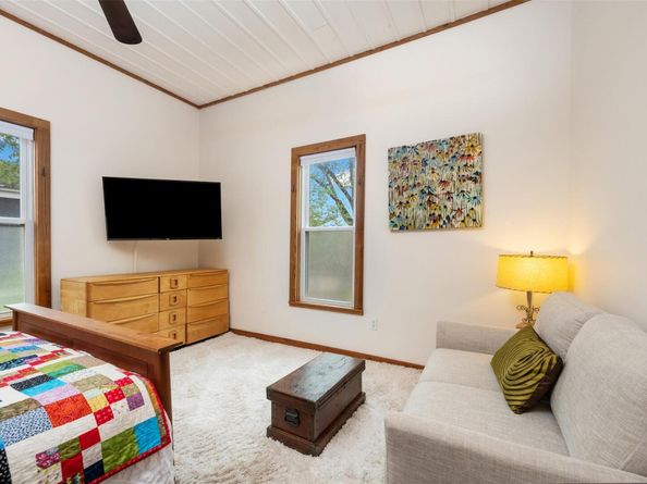 2300 Willow ST, Austin TX 78702
