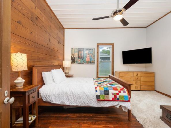 2300 Willow ST, Austin TX 78702