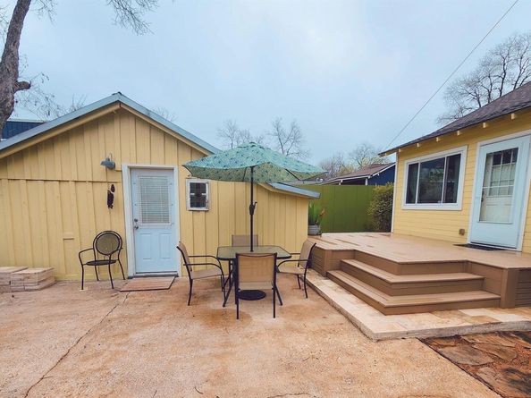 2300 Willow ST, Austin TX 78702