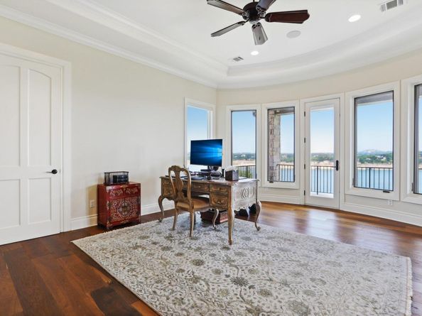 1353 Osprey Ridge LOOP, Lago Vista TX 78645