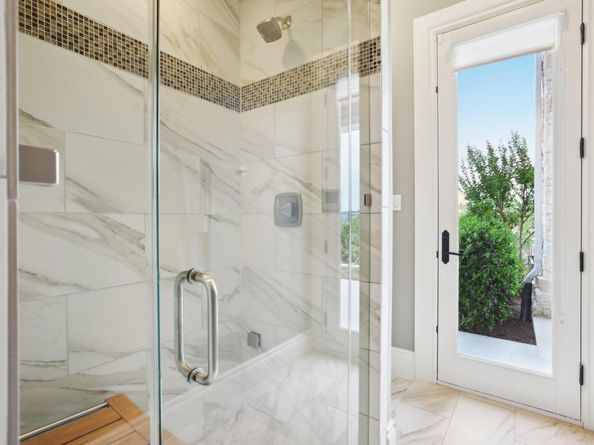 1353 Osprey Ridge LOOP, Lago Vista TX 78645