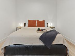 1141 W 17th ST A, Houston TX 77008