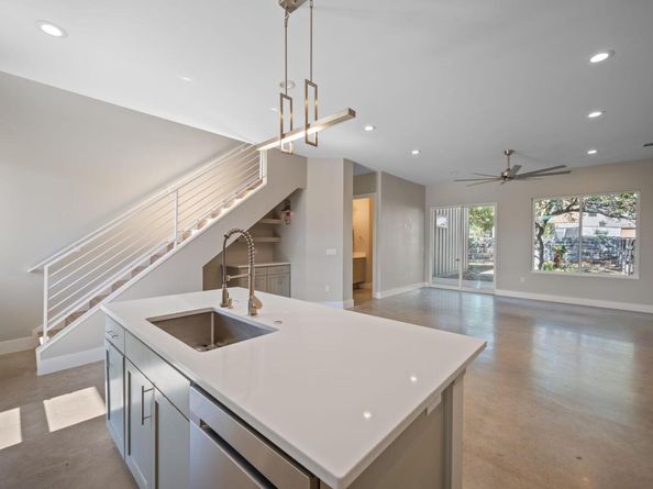 1210 Stobaugh ST B, Austin TX 78757