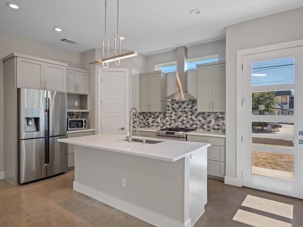 1210 Stobaugh ST B, Austin TX 78757