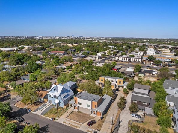 1210 Stobaugh ST B, Austin TX 78757