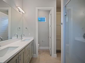 1210 Stobaugh ST B, Austin TX 78757
