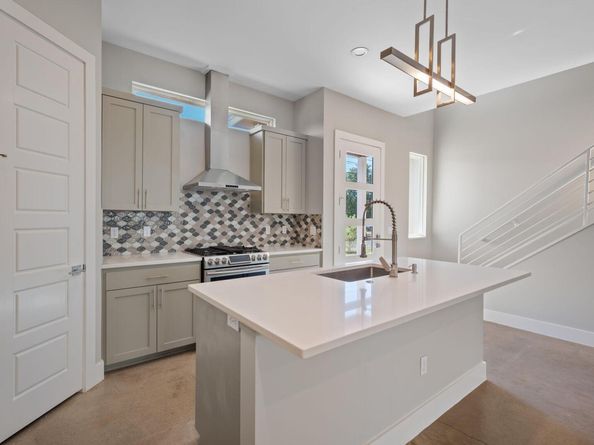 1210 Stobaugh ST B, Austin TX 78757