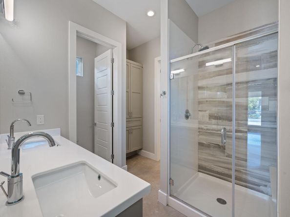 1210 Stobaugh ST B, Austin TX 78757