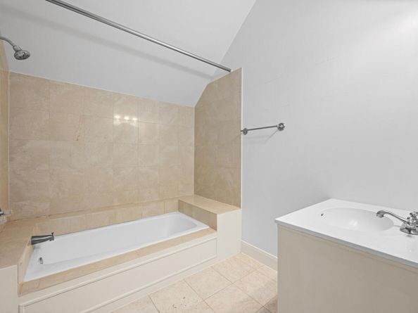 5252 McCormick Mountain DR, Austin TX 78734