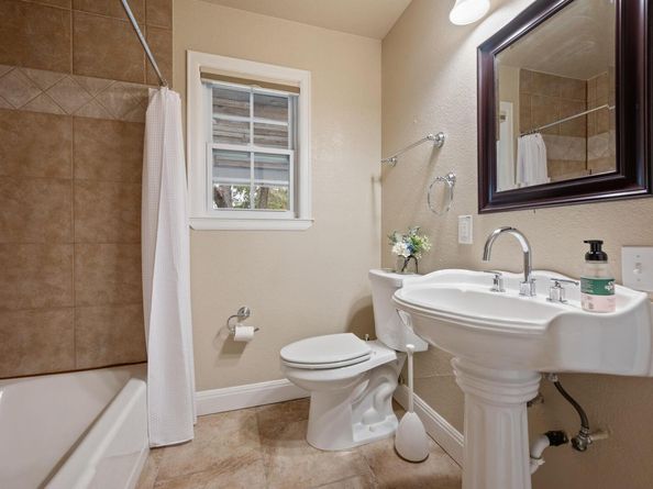 3811 Byron DR, Austin TX 78704