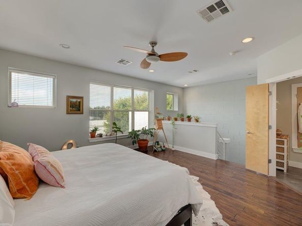2608 E 6th ST 2, Austin TX 78702