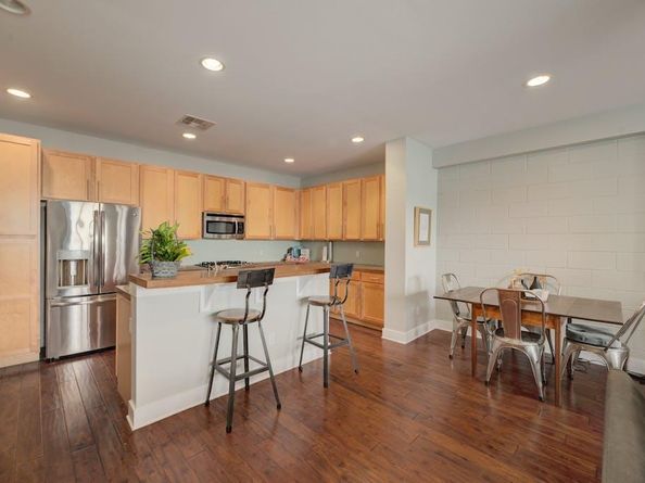 2608 E 6th ST 2, Austin TX 78702